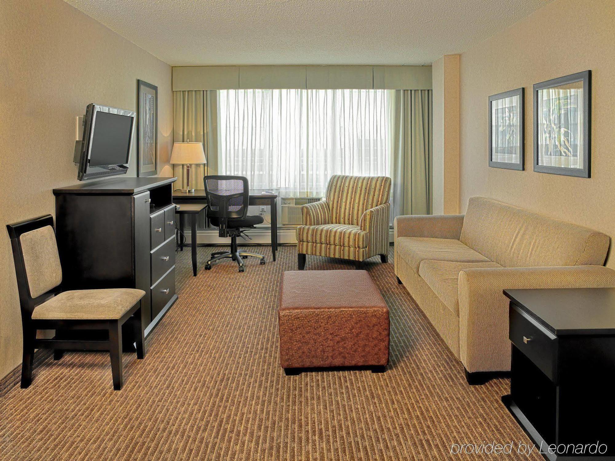 Campus Tower Suite Hotel Edmonton Quarto foto